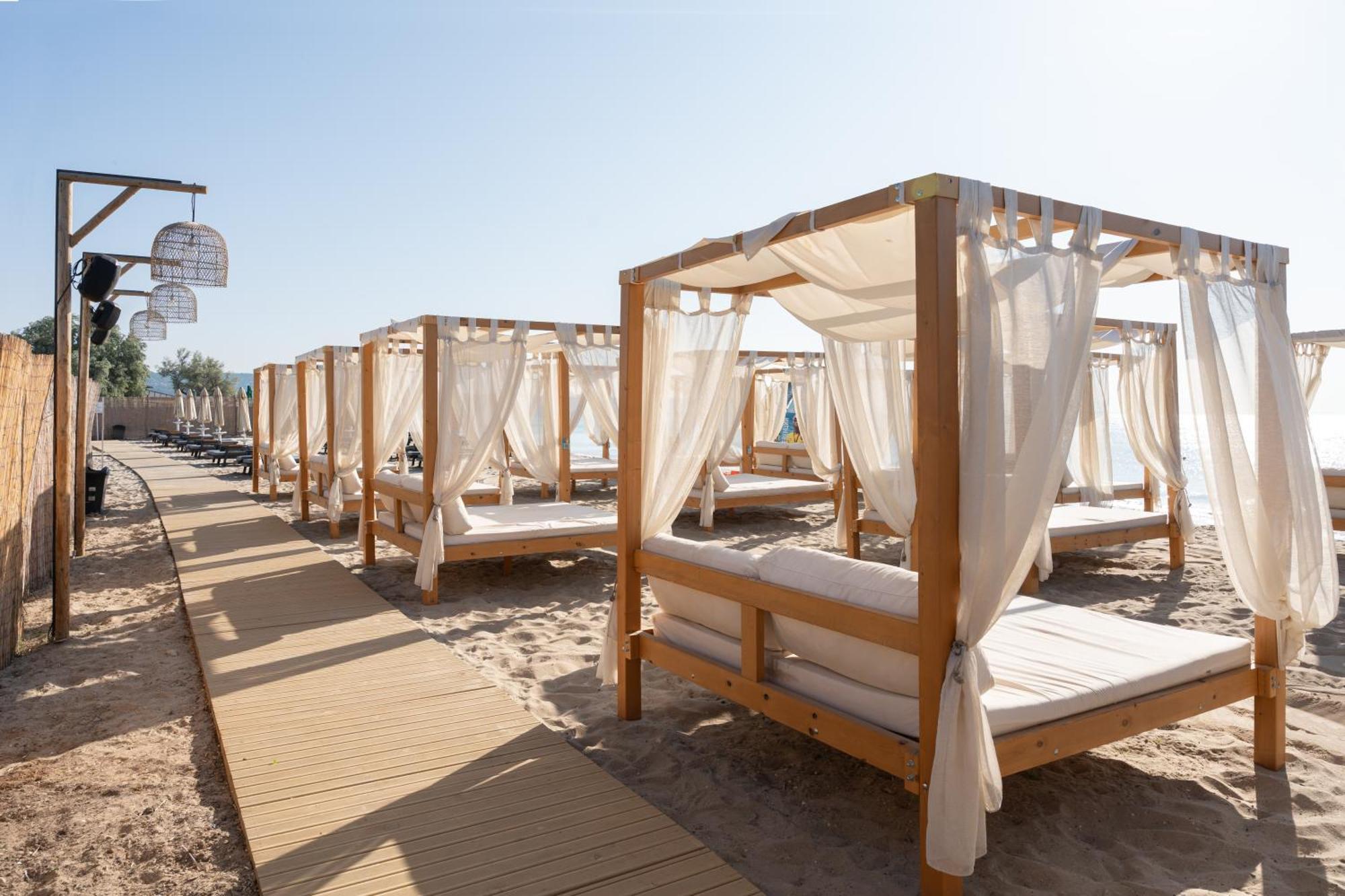 Royal Beach House 2 Bedrooms